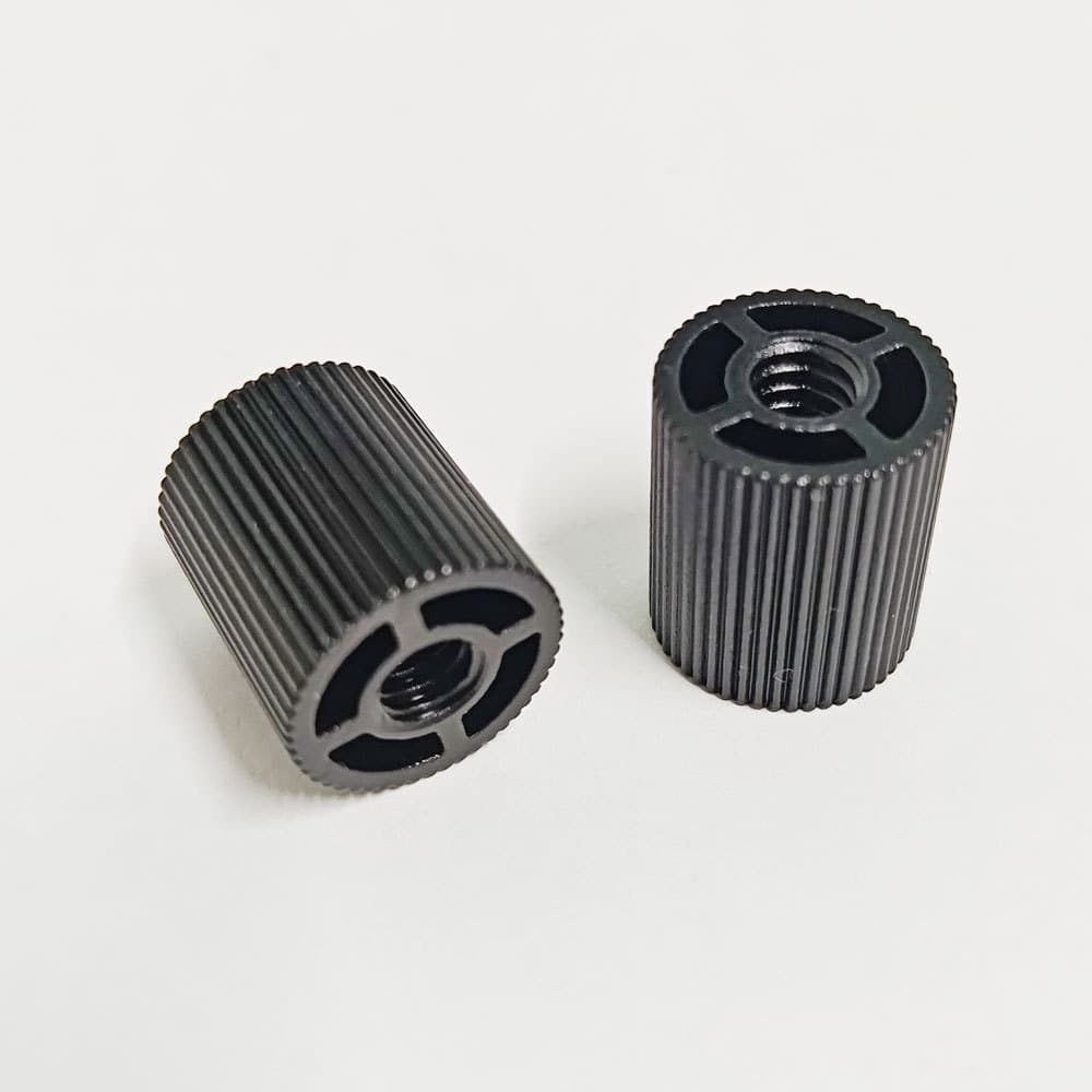 Camera phone live streaming stand adapter, quarter-inch imperial screw 1/4-20 threaded hole, aluminum alloy connector.