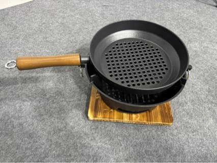 Cast iron pot enameled cast iron barbecue pot black non-stick wooden handle barbecue leaky hole barbecue pot
