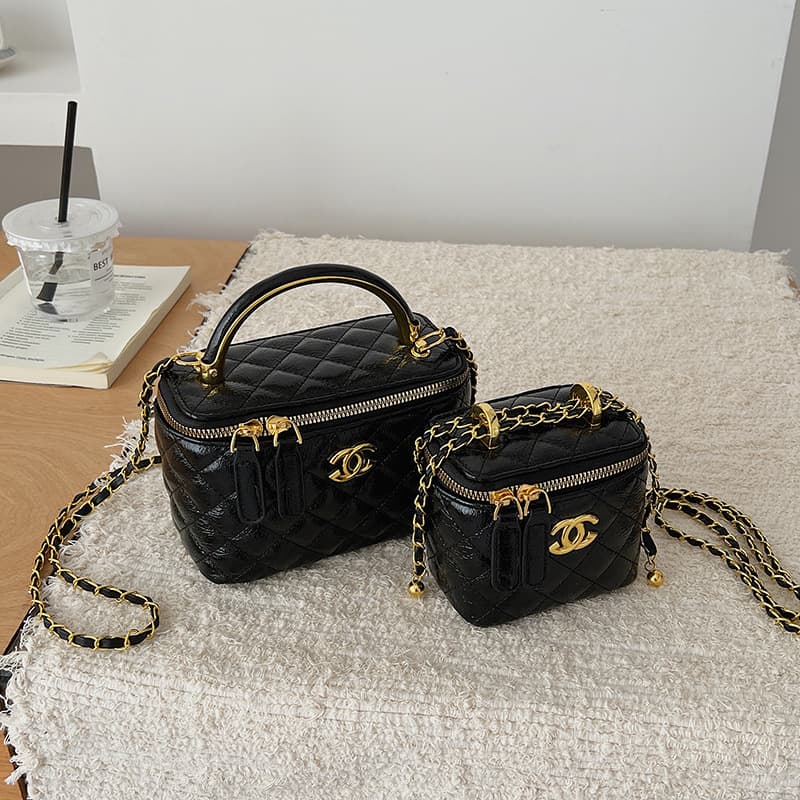 Crossbody Handbag for Women, Diamond Quilted Stitching, Small Square Shoulder Bag, Chain Strap, Light Luxury, Versatile
