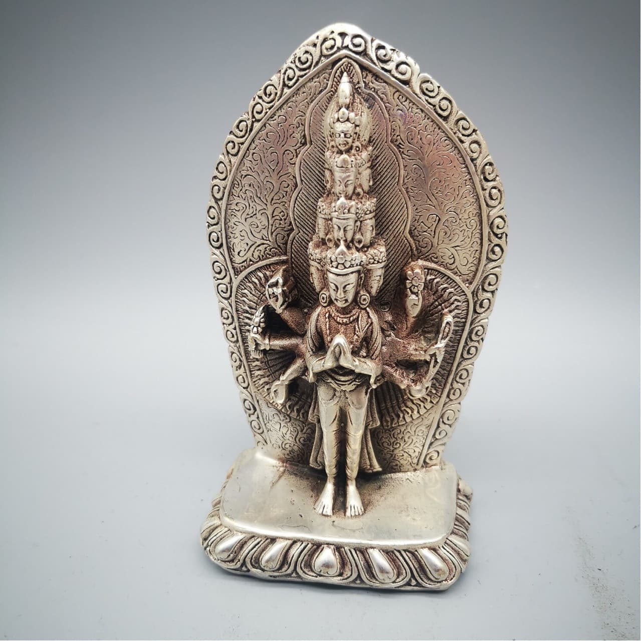 Antique Bronze Imitation White Copper Small Thousand-Hand Buddha Home Decoration Antique-Style Aged Buddha Craft