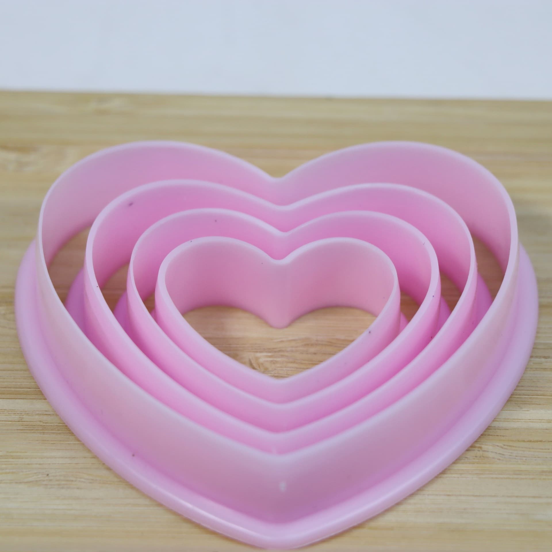 New Heart-Shaped Cookie Cutter Simulated Biscuit Mold Heart Plastic Baking Tool Fondant Cake Clay Mold