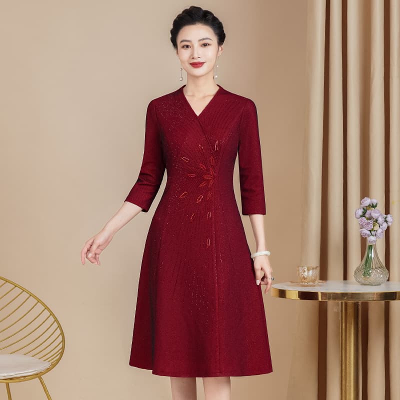 2024 Autumn Collection: High-End Wedding Dress for Petite, Young, and Elegant Mothers-in-Law/Champagne Dress