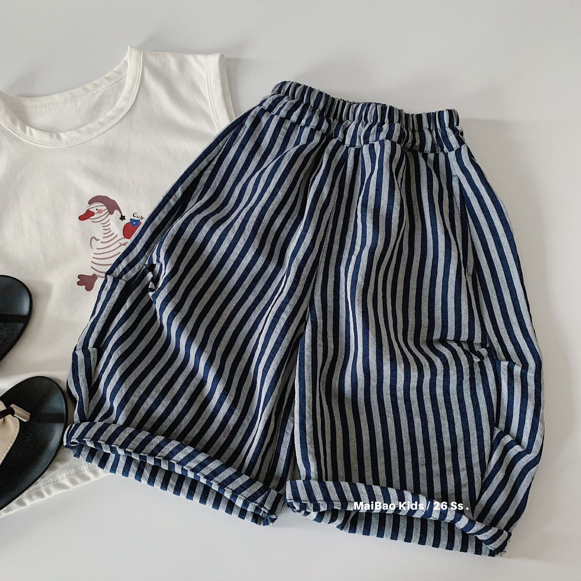 Mai Bao Boys Pants 2026 Summer New Children Vertical Stripes Stylish Curved Knife Mid-Length Pants Boys Thin Seven-Tenths Pants Trendy