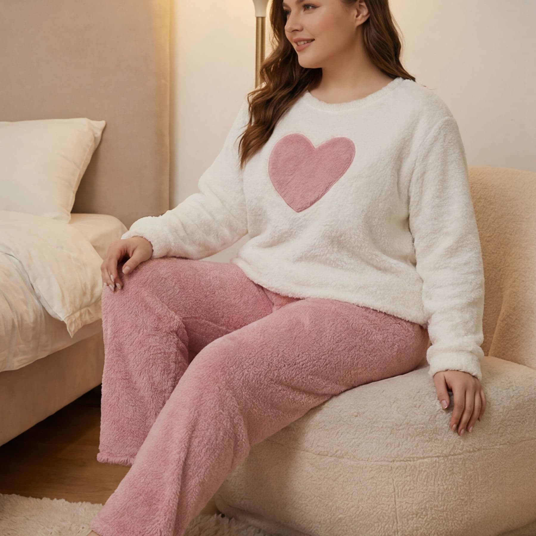 Cross-Border Plus Size Women's Pajama Set Winter Thick Fleece Long Sleeve Two-Piece Loose Sweet Heart Embroidery Loungewear