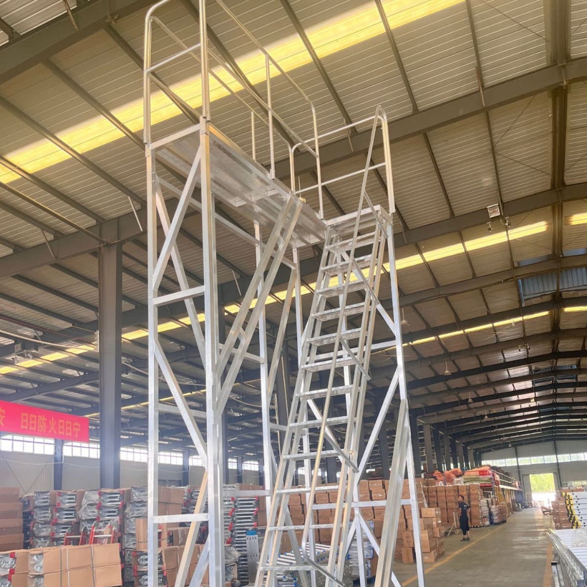 Mobile maintenance platform ladder, industrial escalator walkway, aluminum alloy ladder processing and customization manufacturer