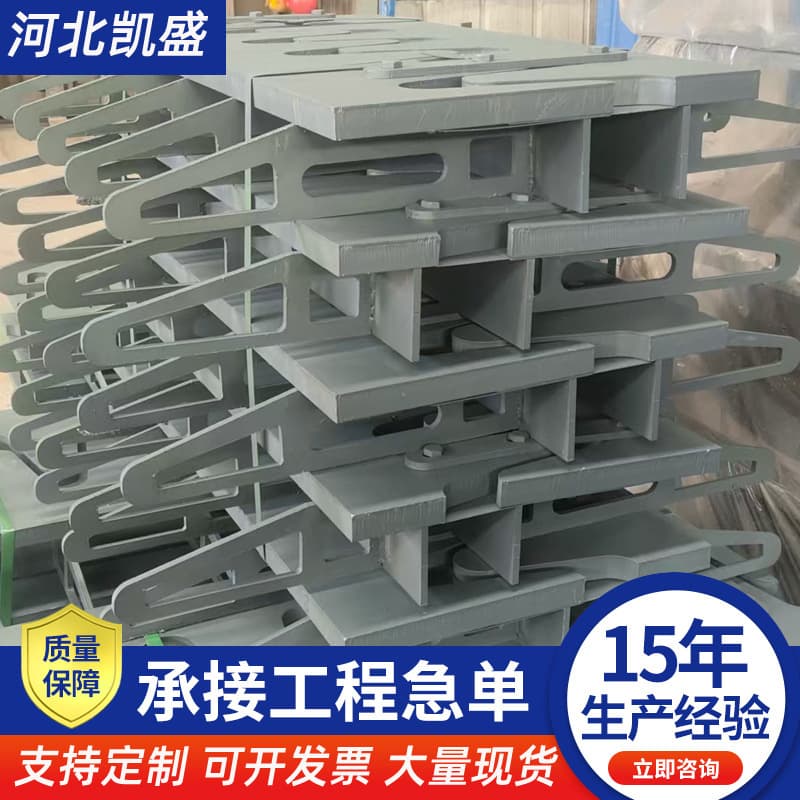 In-stock highway bridge expansion joints comb-tooth plate type pedestrian walkway expansion joints with special-shaped steel interlocking implanted expansion joints.