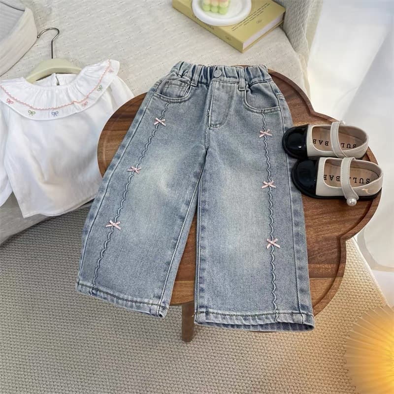 Girls' Jeans Autumn New 2026 Baby Butterfly Knot Soft Denim Wide Leg Casual Long Pants Outer Wear Versatile