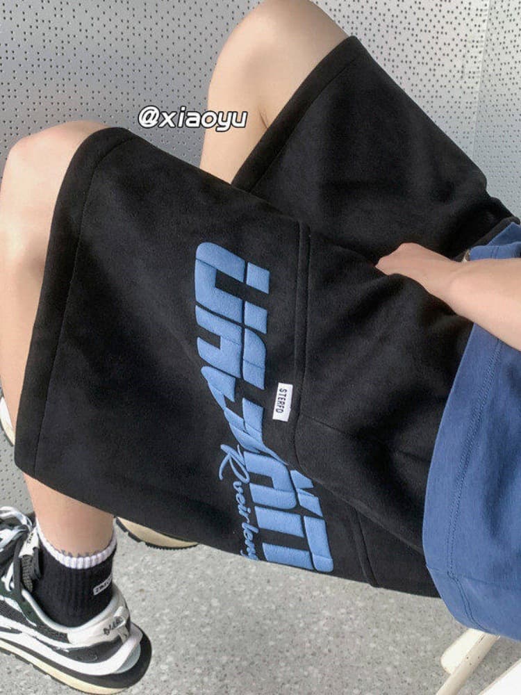 Letter Foam Print Suede Shorts for Men, Teenagers' Casual Sports Five-Point Pants, Loose Basketball Shorts for Summer
