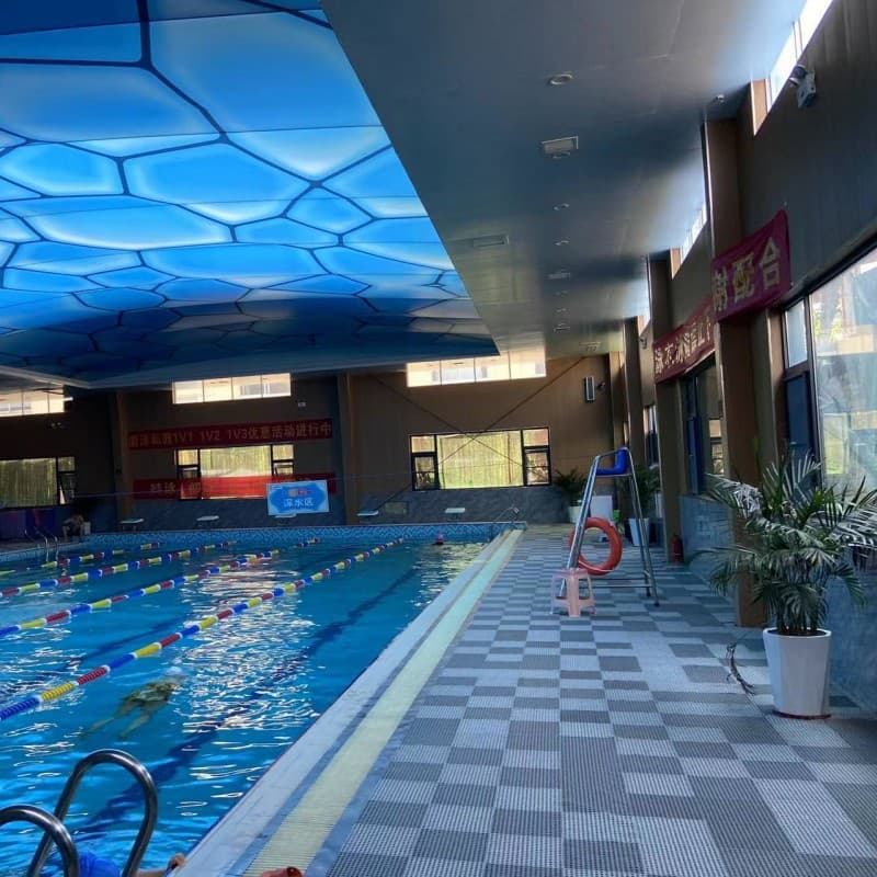 Wholesale Swimming Pool Anti-Slip Mat with Round Holes, Interlocking Foot Mat for Pool and Locker Room, Waterproof and Durable