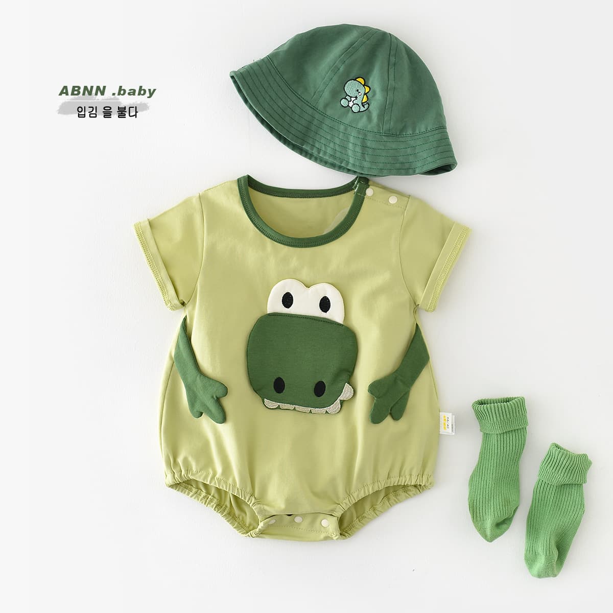 Newborn Summer Bodysuit for Baby Boys and Girls, Cartoon Dinosaur Design, Newborn Onesie for Infants Going Out