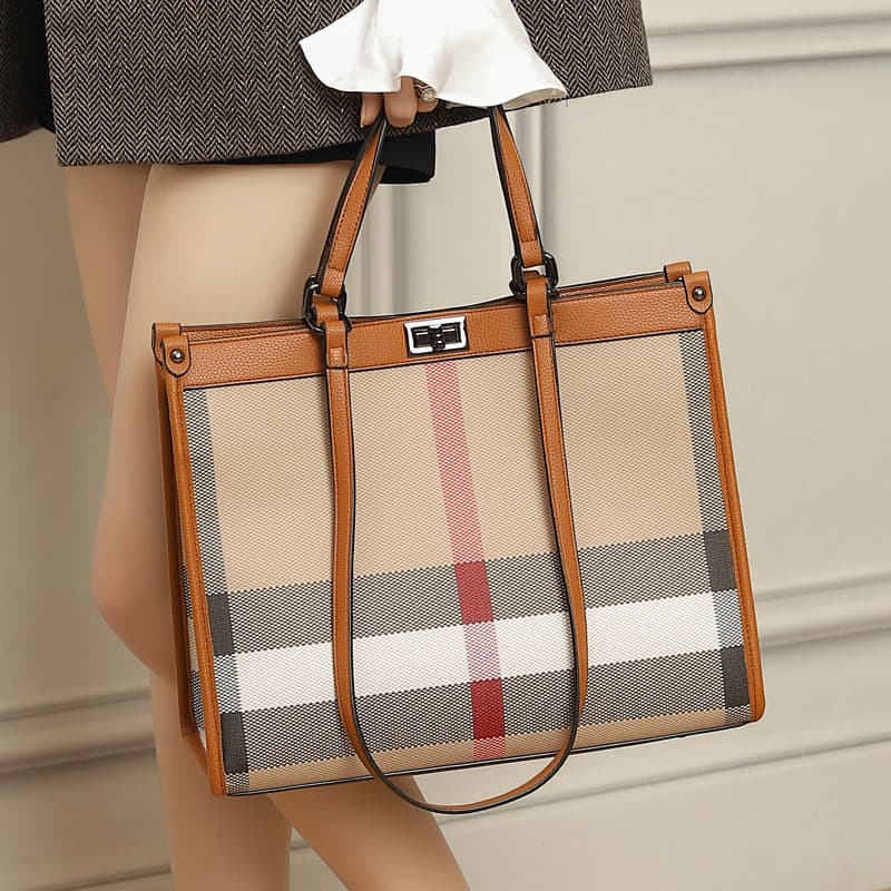 Plaid Handbag 2026 New European and American Fashionable Retro Versatile Tote Bag Large Capacity Lightweight Shoulder Bag