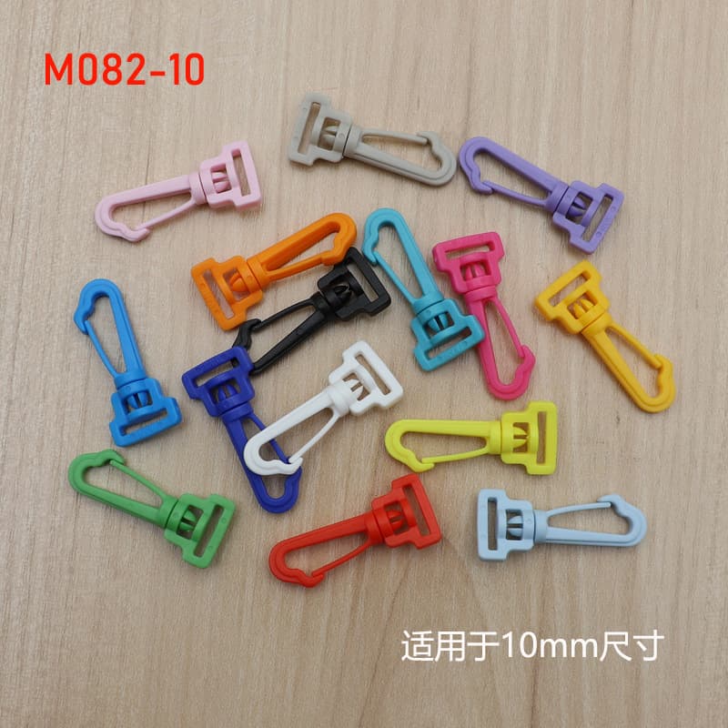 New 10mm plastic hook buckles, strap buckles with 360-degree rotation function, luggage accessory buckles in 14 colors in stock.