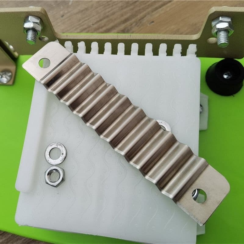 Wolf Tooth Potato Knife Rice Cake Knife Stainless Steel Corrugated Knife Vegetable Slicer French Fry Cutter Potato Wave Knife