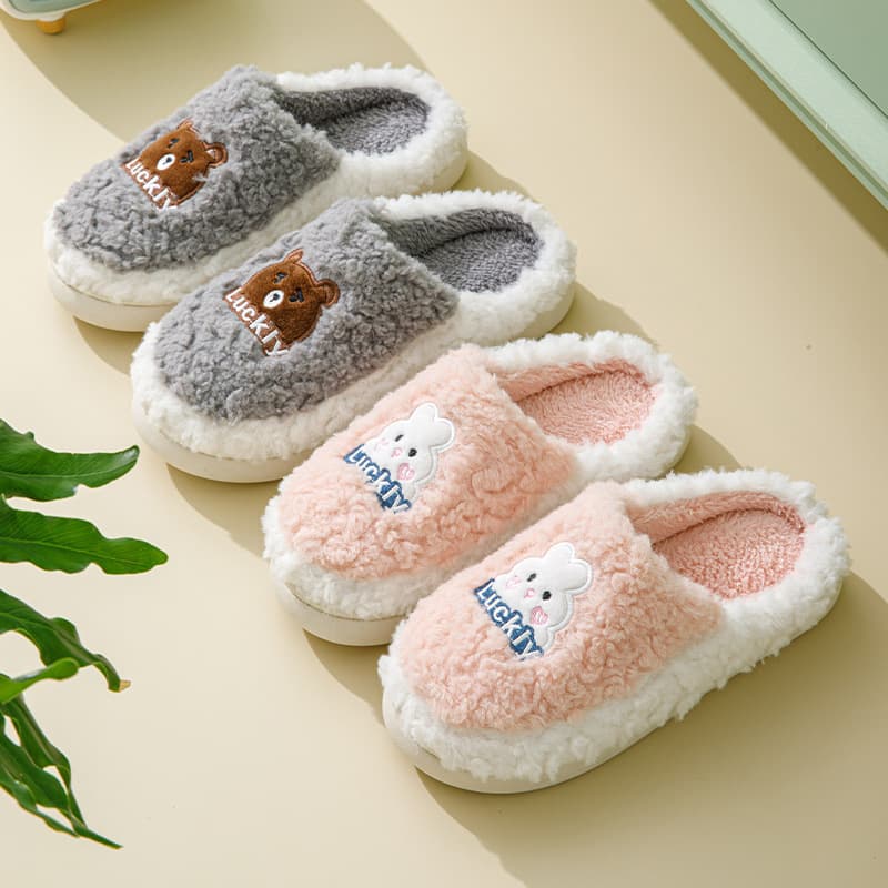 Factory wholesale cotton slippers for women, autumn and winter indoor warm home thick soled couple plush slippers for home winter