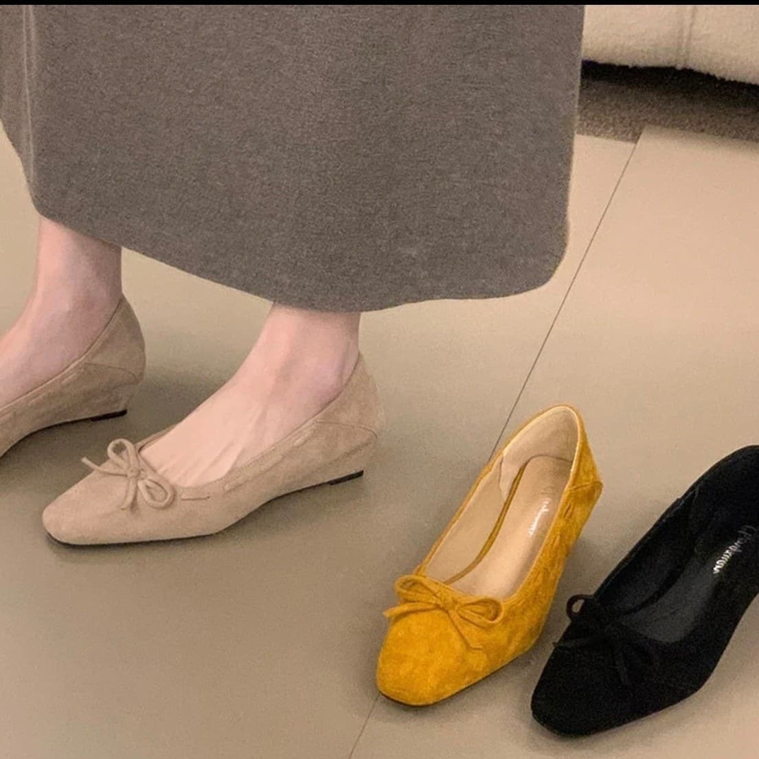 New inner heightening shoes, commuting suede wedge shoes, versatile bow knot retro square toe autumn and winter shallow mouth scoop shoes