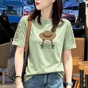2026 New 100% Cotton Lace Shoulder Sleeve T-Shirt Fashion Strawberry Print Mom Fit Wide Shoulder Short Sleeve Women