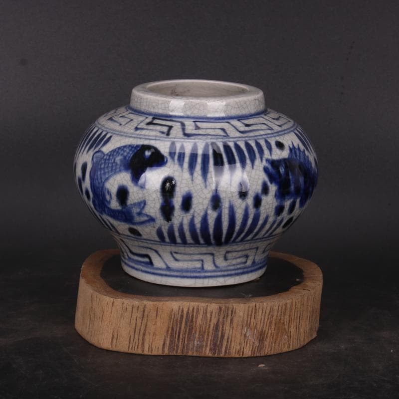 Ming Xuande Blue and White Hand-painted Lotus and Fish Pond Pattern Jar Chinese Decorative Antique Imitation Porcelain Collectible