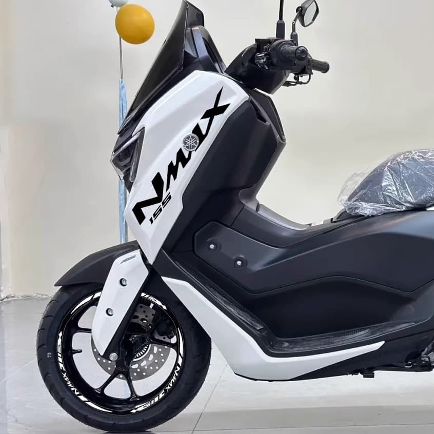 Arrow Decal Sticker for 2025 Yamaha NMAX155 Front, Reflective Decorative YAMAHA Soft Rubber Sticker