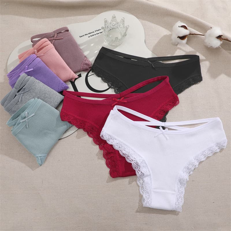 Women's Screw Thread Cotton Underwear Cute Bow Low Waist Bikini Lace Trimmed Briefs
