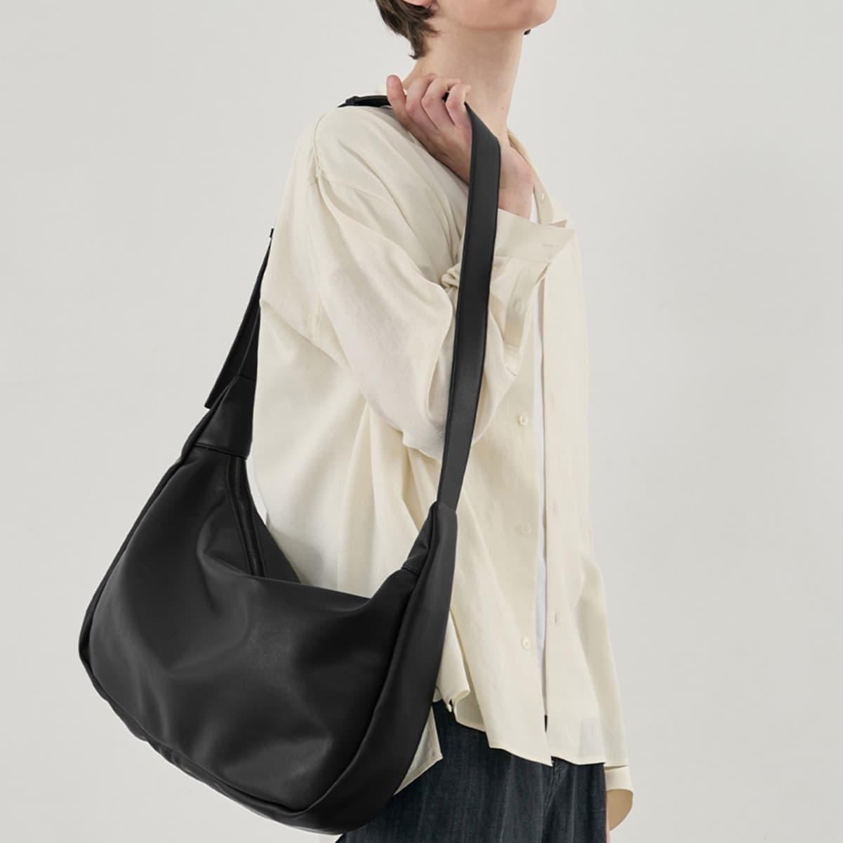 Korean Solid Color Shoulder Crossbody Bag 2024 New Soft Large Capacity Shoulder Bag for School and Commute Niche Crossbody Bag