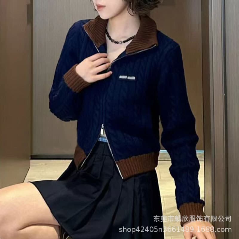 High-end MIU-style high-neck contrast collar double-zip cable knit sweater for women, soft and cozy knit cardigan, Korean-style versatile