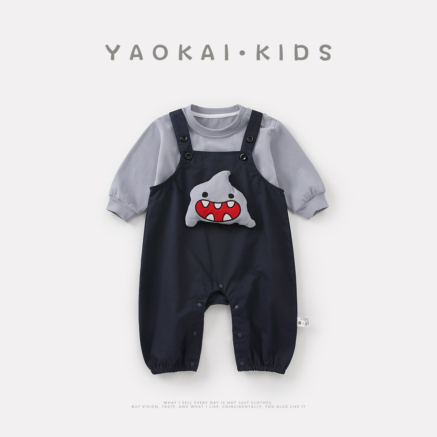 Infants and toddlers 2025 new autumn shark overalls set baby bottoming shirt cute khaki Korean style two-piece set