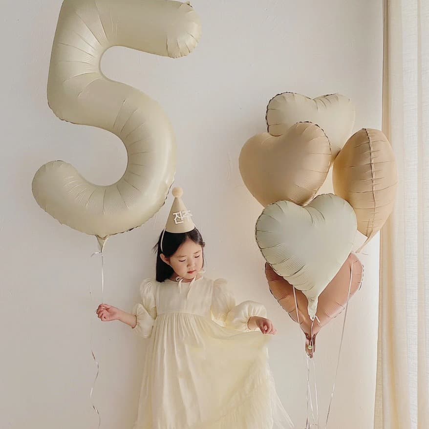 40-inch Cream Internet Celebrity Digital Aluminum Film Balloon for Kids' Birthday Party Photo Scene Decoration