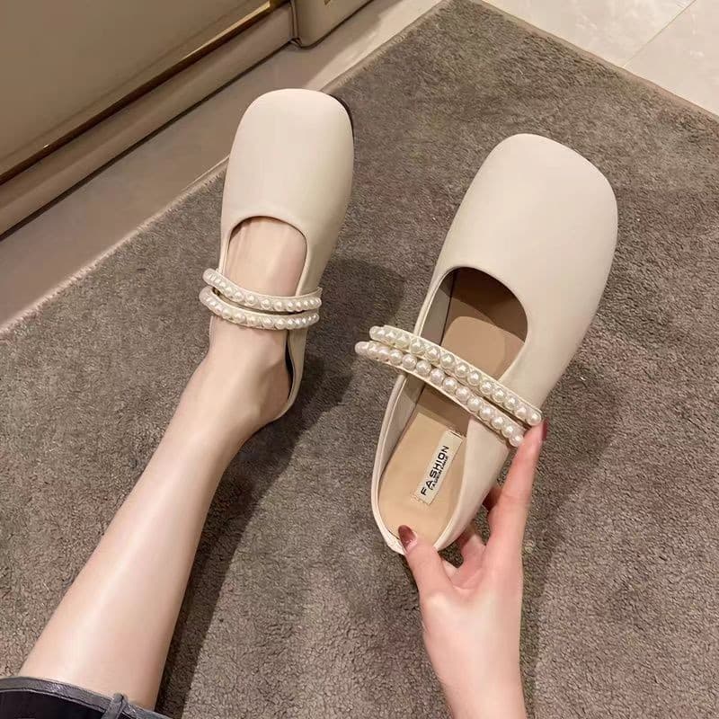 Women's Summer Slippers 2024 New Style, Versatile Flat Heel Korean Fashion Casual Soft Sole Closed-Toe Slippers