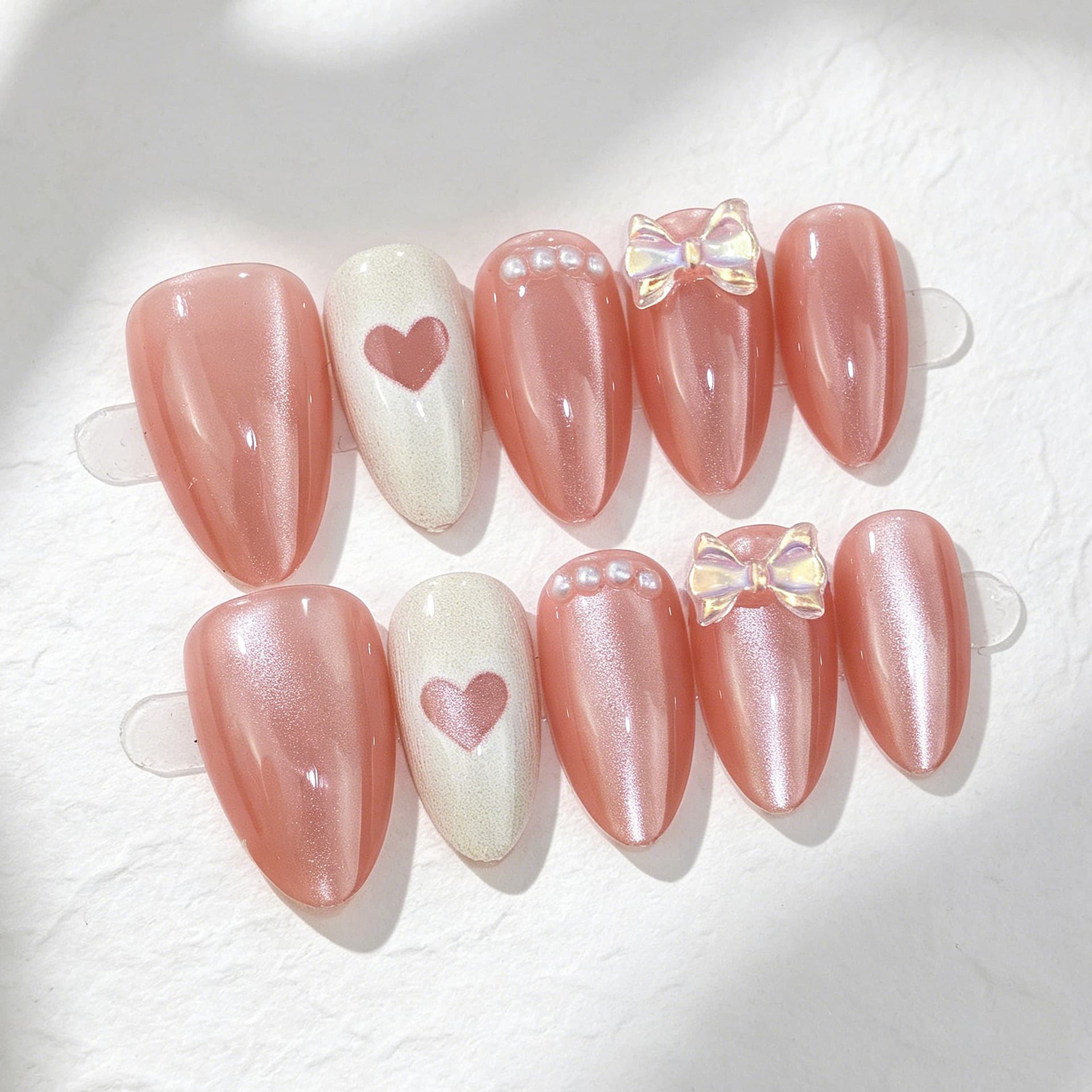 30 pieces of cross-border cat-eye short almond wear nails simple sweet love bow jewelry pearl manicure ready batch