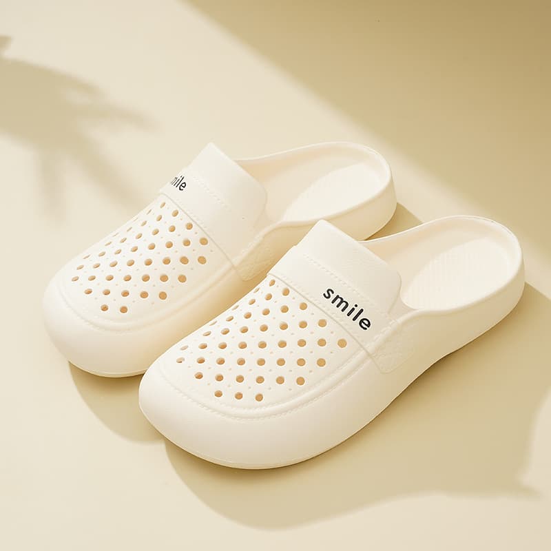 Factory Wholesale 2026 New Clog Sandals for Women Summer Home Slippers Soft Sole Office Wearable Flat Slippers