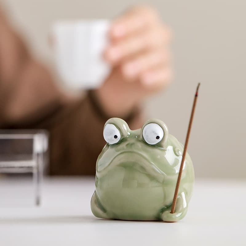 Handmade Mini Frog Incense Holder Home Decor Sandalwood Incense Stand Animal Shaped Ceramic Incense Burner Unique Home Goods