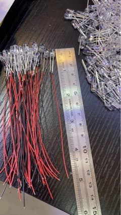 5mm High Brightness White Light Short Leg with Edge Solder 0.8 with 10cm Long Red and Black Wire Each 0.18 Yuan Quality Guaranteed