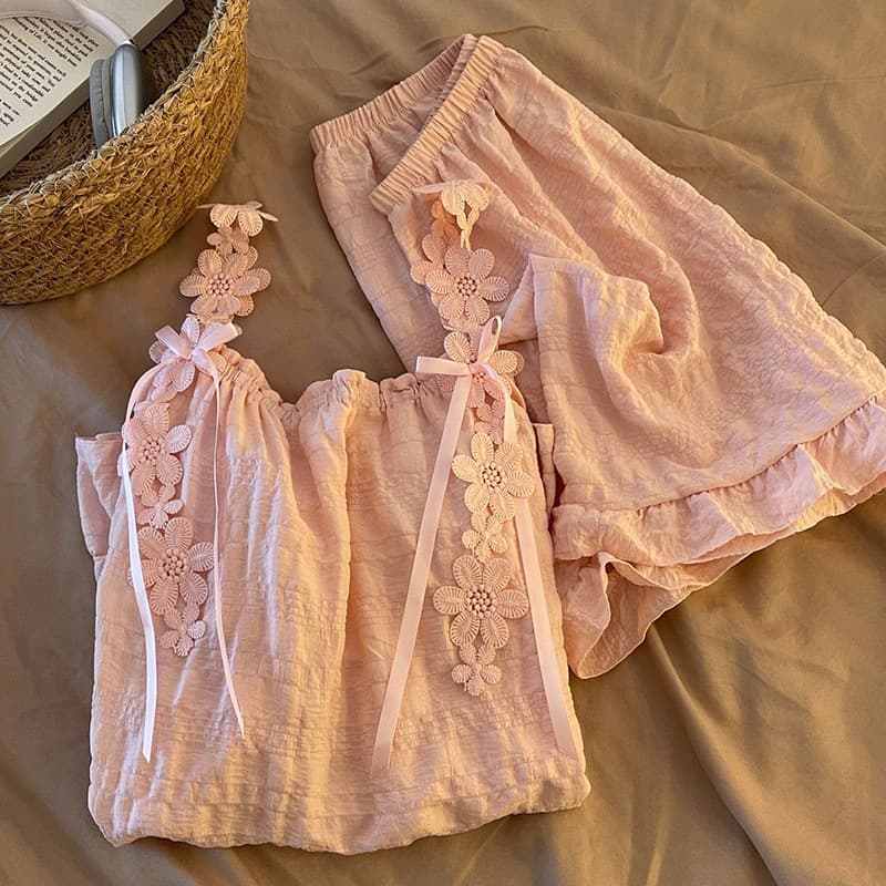 Pajamas for women Summer cloud cotton lively and cute style suspender shorts cool with chest pad can be worn outside home clothes set