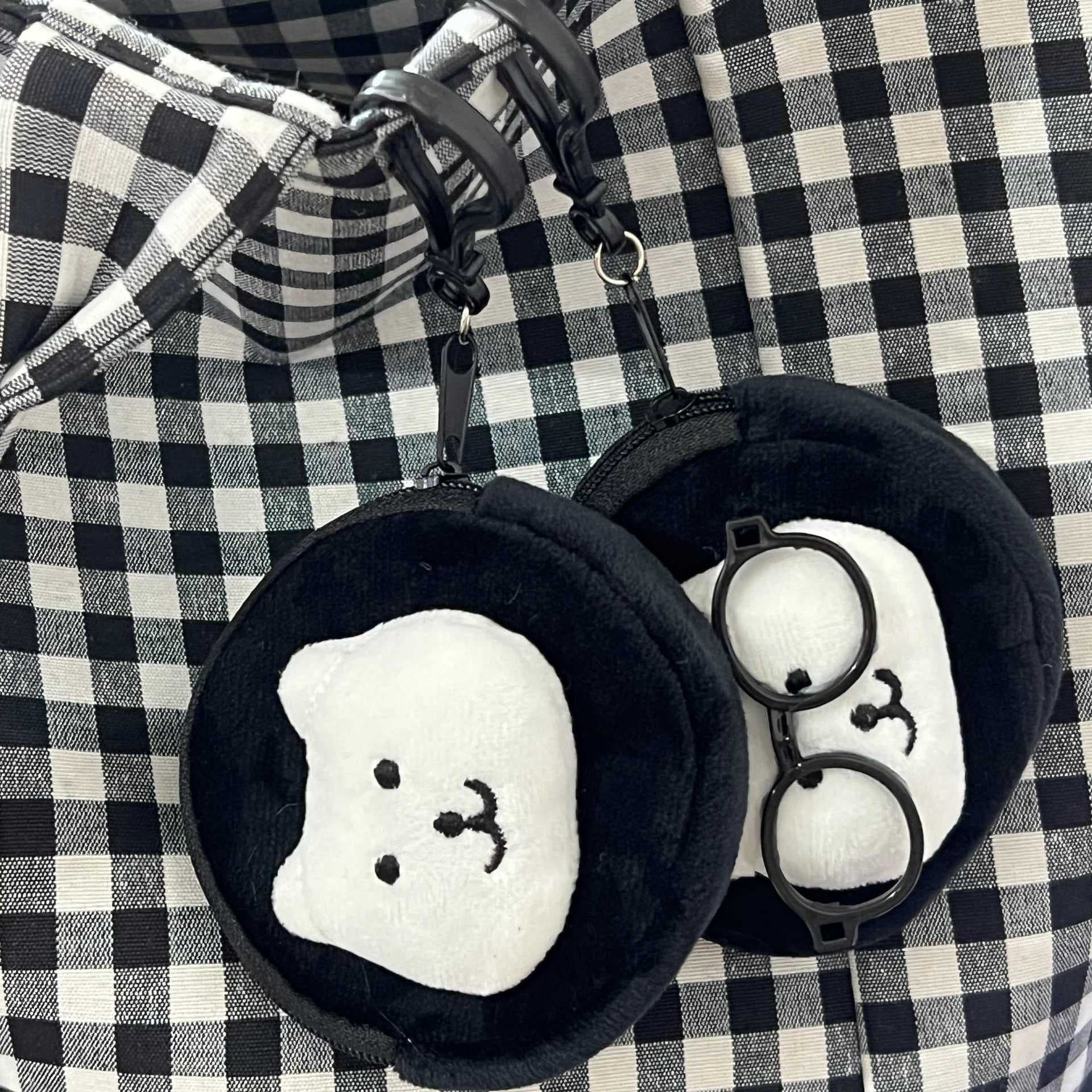 Japanese and Korean glasses self-deprecating bear coin purse cute student sweet and cool small wallet pendant super cute doll headphone storage bag