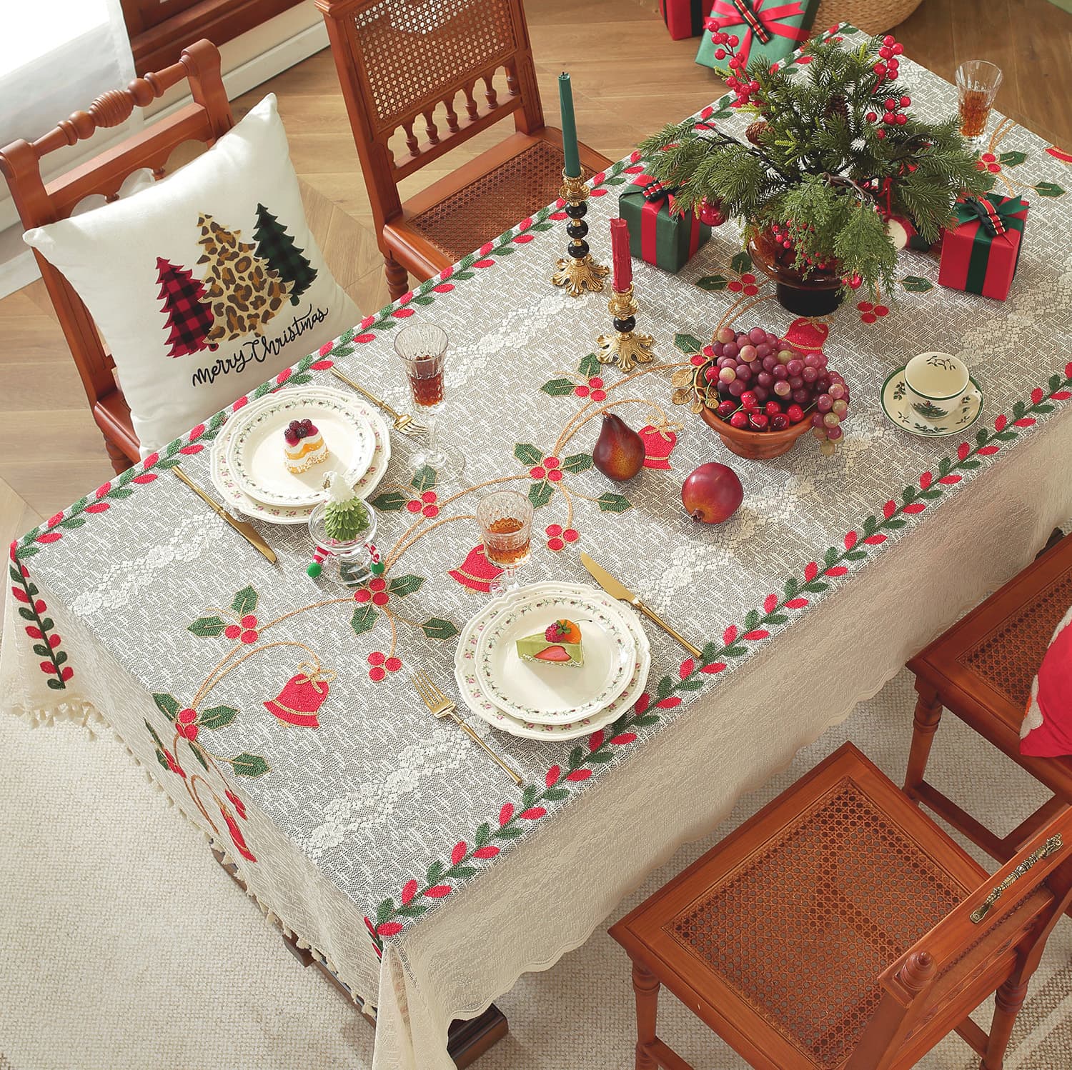 Cross-border American European Christmas Tablecloth Party Event Embroidered Tablecloth Decorative Cloth Coffee Table Cloth Finished in stock