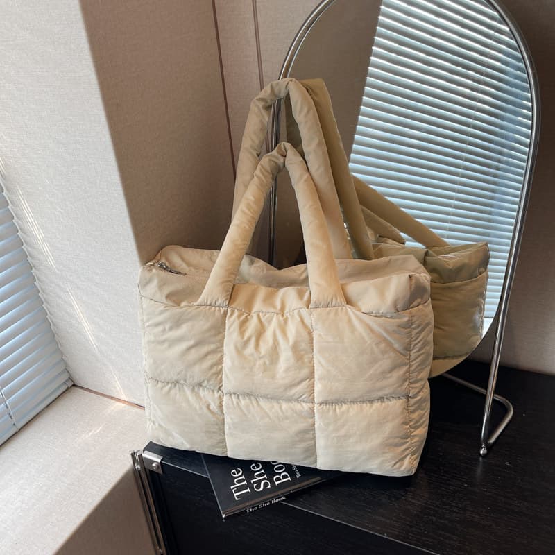 2025 New Cross-Border Down Cotton Jacket Women's Bag Simple Space Bag Tote Bag Soft Checkered Armpit Shoulder Bag