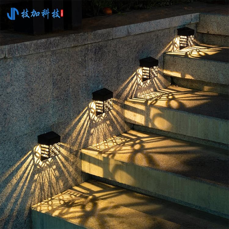 Outdoor Solar Fence Light Garden Courtyard Decorative Light Waterproof Fence Light IP54 Waterproof