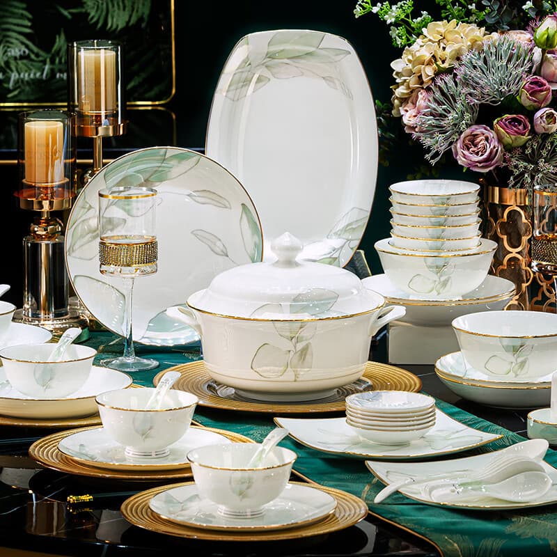 Luxurious Ceramic Dining Set Chinese Style Bowl Dishware Gift for Moving New Home Floral Pattern Underglaze Craft Dinnerware Set