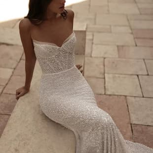Strapless V-Neck Mermaid Wedding Dress, Fitted Sparkling Mermaid Bridal Gown, Outdoor Travel Lightweight Wedding Dress Factory Direct