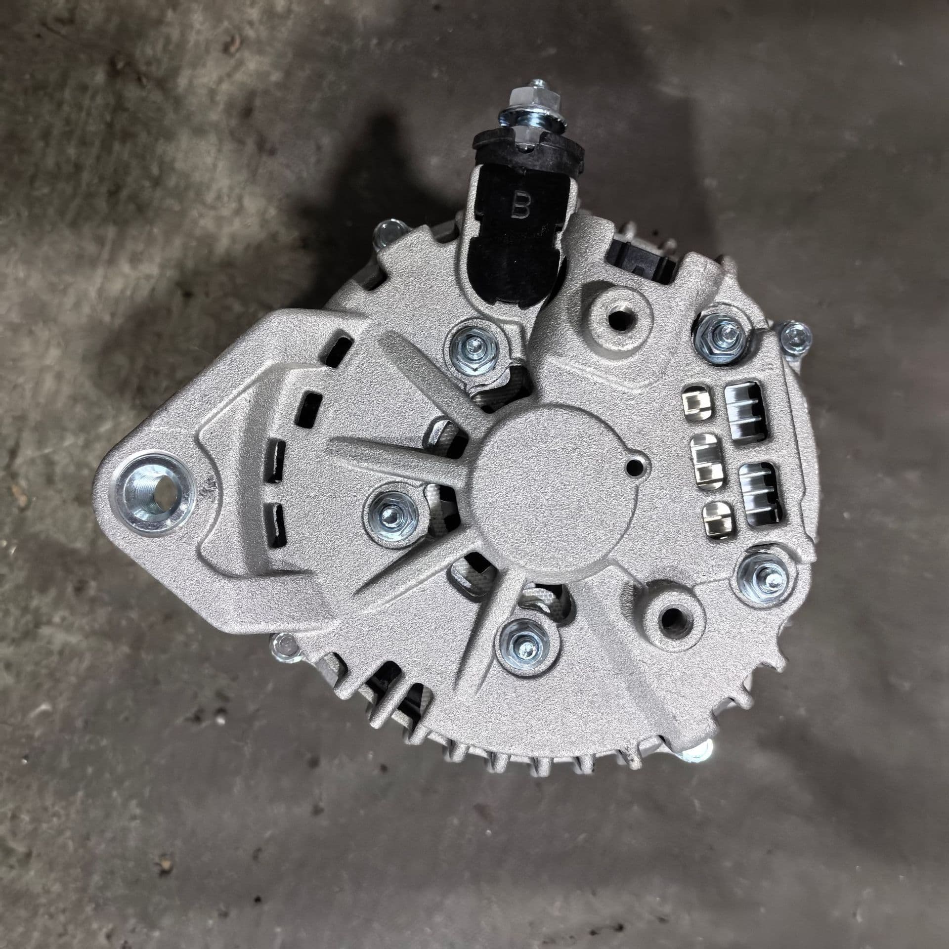 Alternator Nissan Lr1130703, 23100-Ea200 23100-Ea20A 0986Ur6030