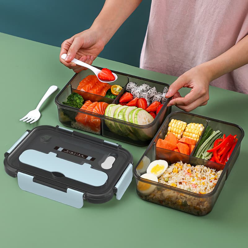 Sealable compartment plastic lunch box, large capacity square divided meal container for students and office workers, microwave-safe.