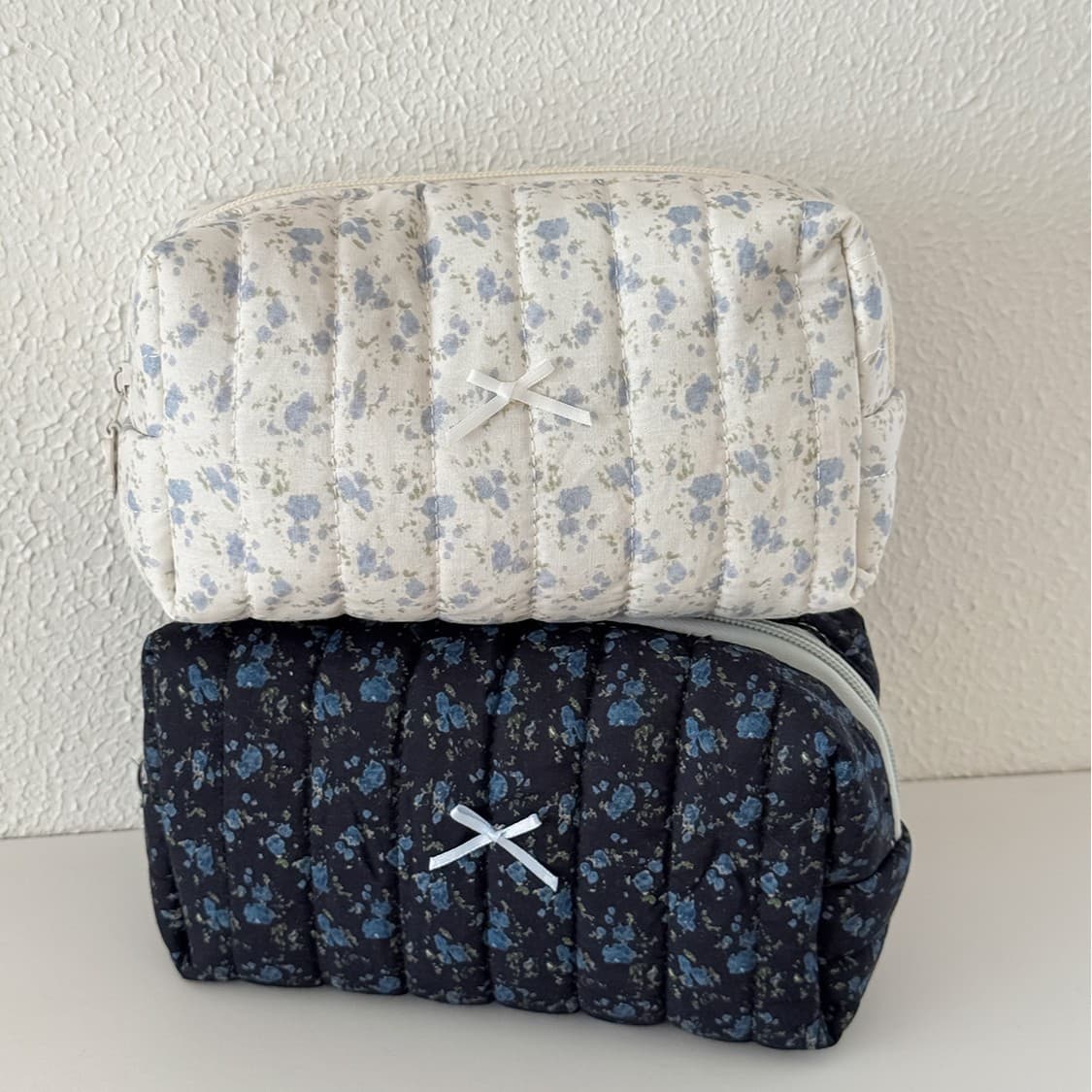 Dark Night Black and White Floral Cosmetic Bag Simple Girl's Cosmetic Storage Bag Fresh and Portable Student Makeup Bag