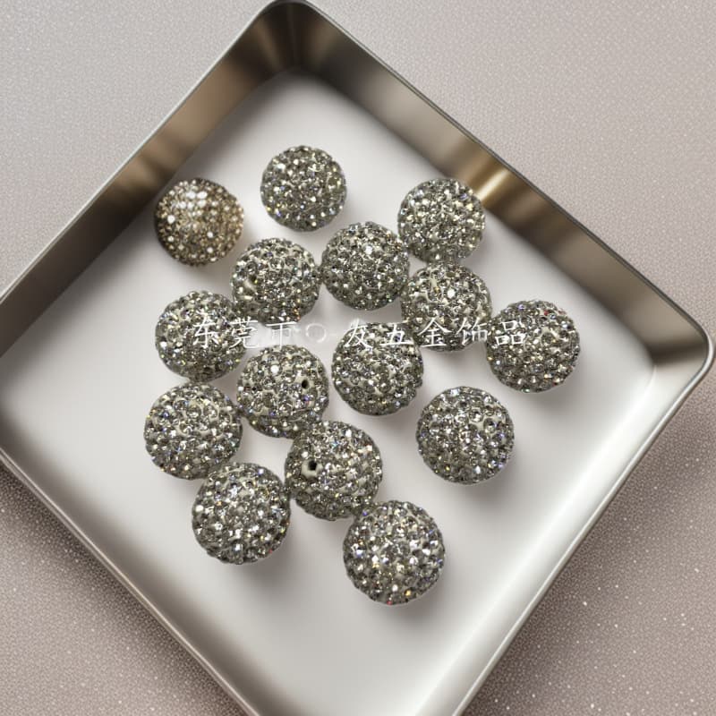 Supplying DIY high-quality, high-density Shambhala mud balls, clay balls, rhinestone earrings and accessories.