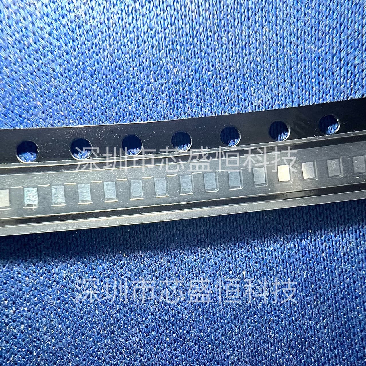Brand new original TPS61299YBHR, DSBGA6, marking 299, TPS61299 boost converter in stock.
