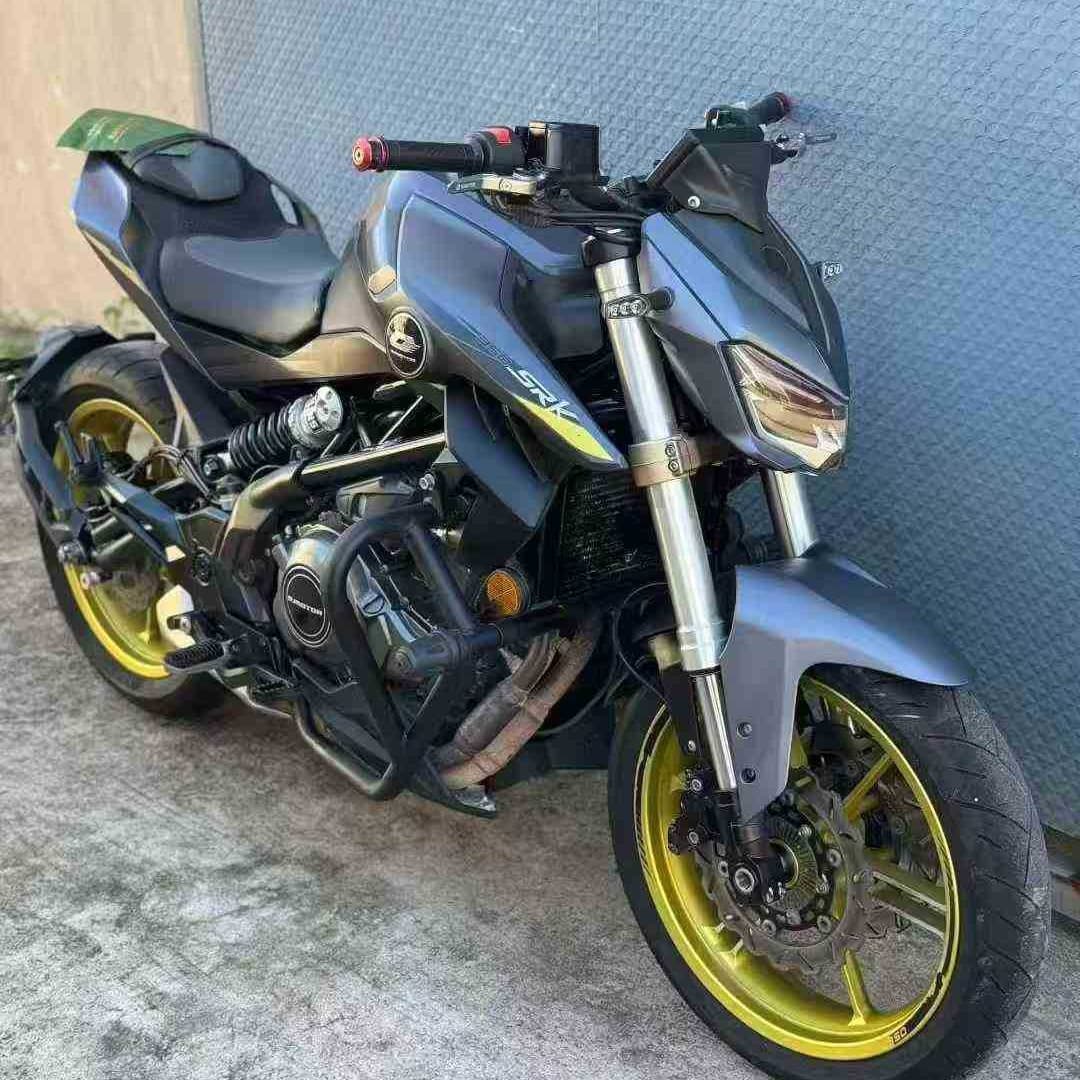 Benelli TNT 350 EFI Water-Cooled 350cc Sliding Clutch Street Naked Motorcycle for Men