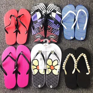 Flip-flop slippers for men, trendy outdoor beach slippers, assorted styles, African slippers for export to Africa