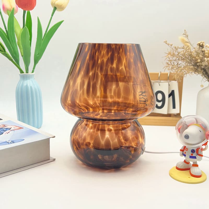 Ins-style Bedside Lamp for Bedroom Decorative Table Lamp Bauhaus Postmodern Minimalist Yixi Table Lamp Decorative Table Lamp