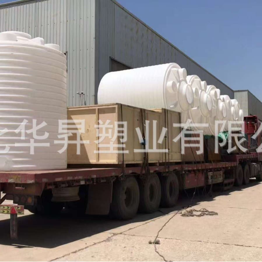 Shaanxi Datong: Rotationally molded water buckets for industrial and agricultural water storage tanks, outdoor PE vertical water towers, resistant to bacterial growth.