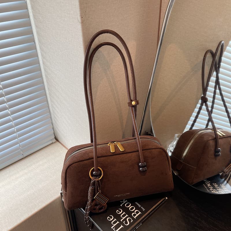 Premium Underarm Bag with Designer Style, New Trendy Frosted Vintage Versatile Shoulder Bag, Textured Commuter Handbag for Women