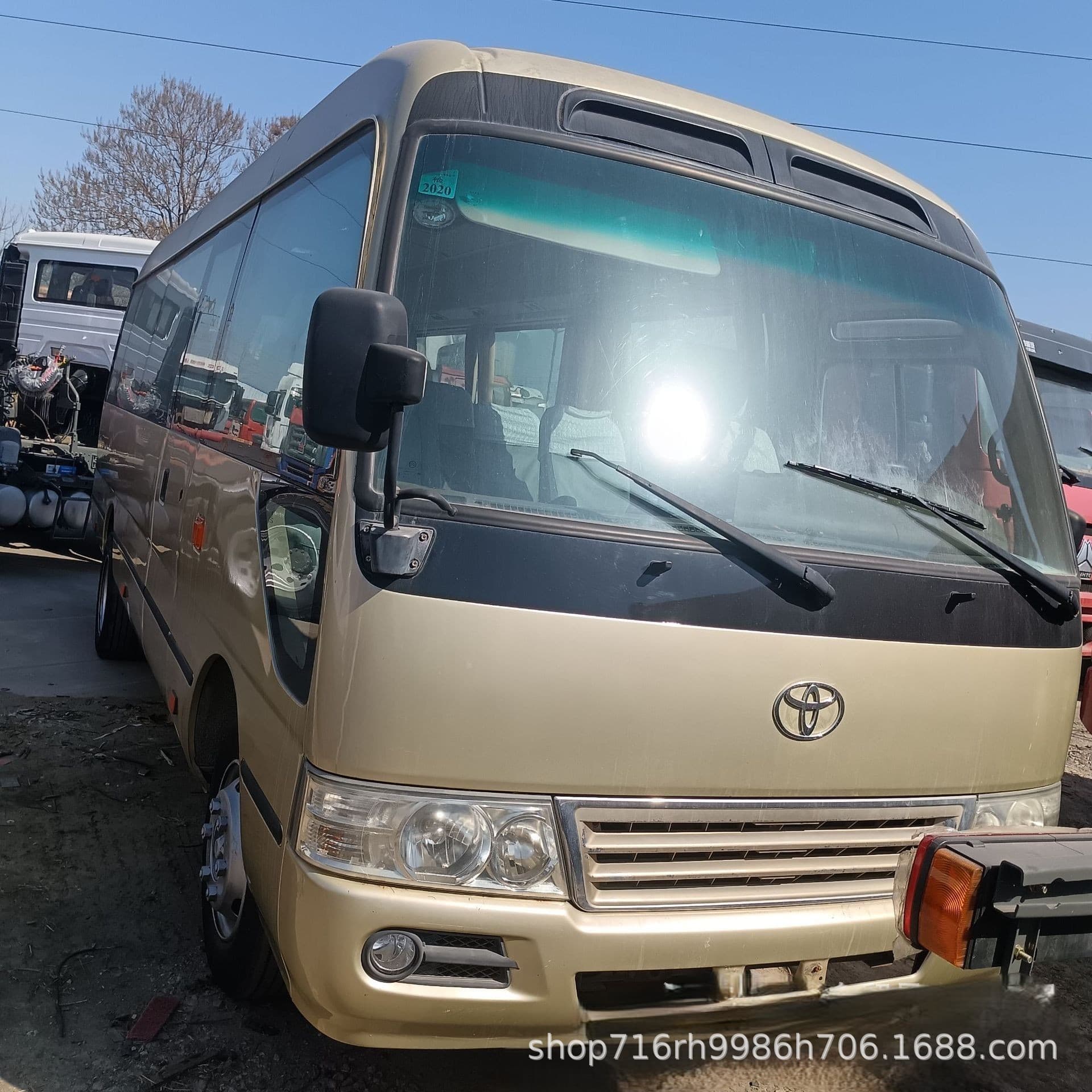 Export Version of Coaster Bus 24-31 Seats Business Midibus Tourist Bus Yutong Bus National IV Emission